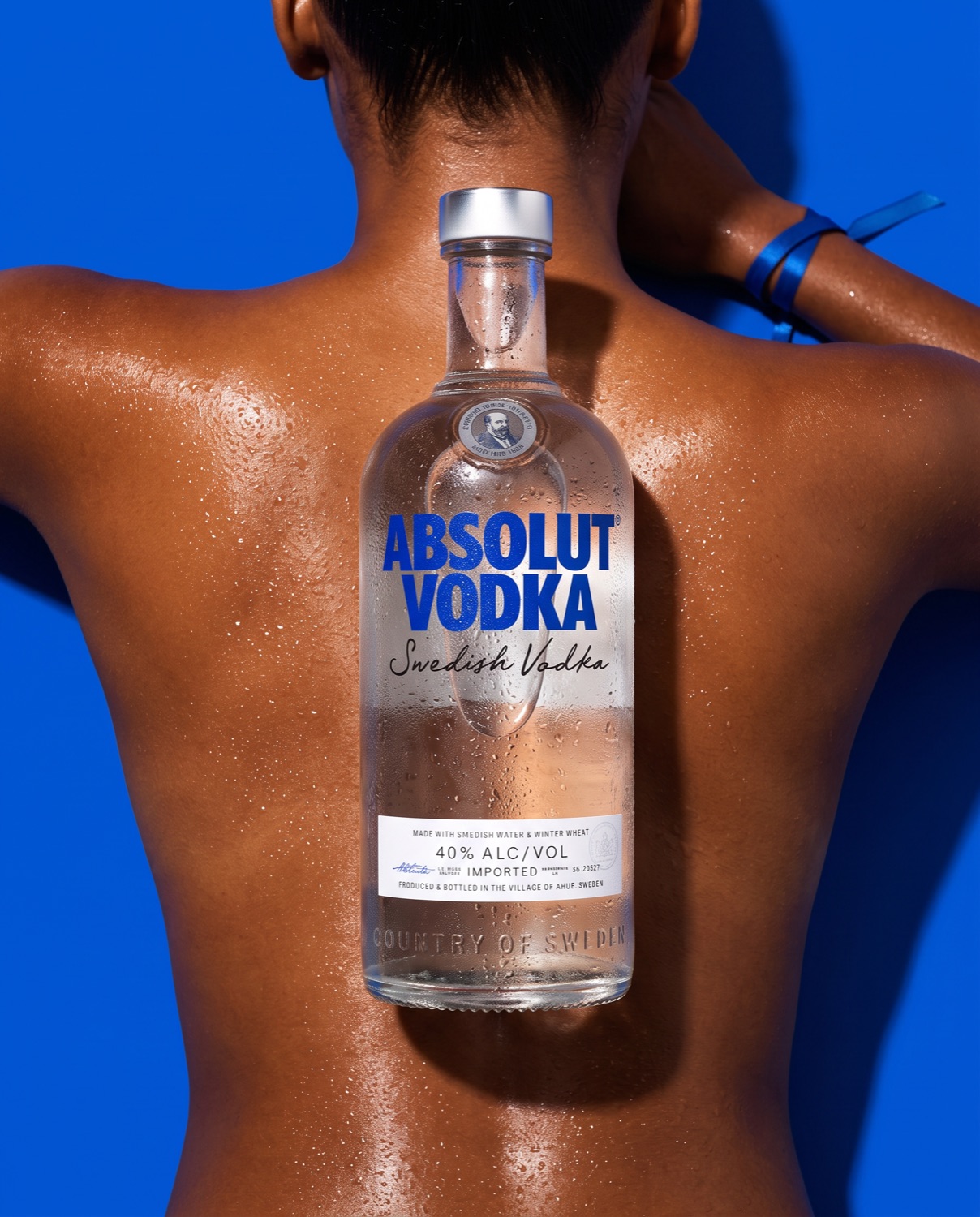 Absolut, On her back, still