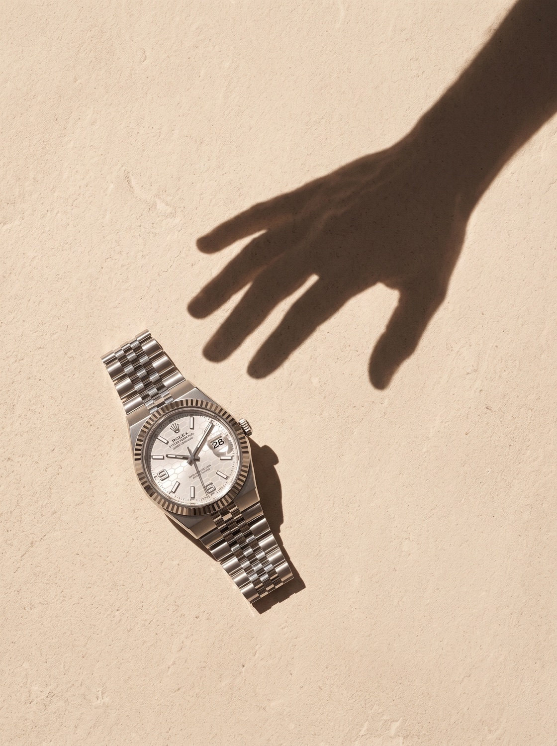 Rolex Land-Dweller, Hand shadow, still