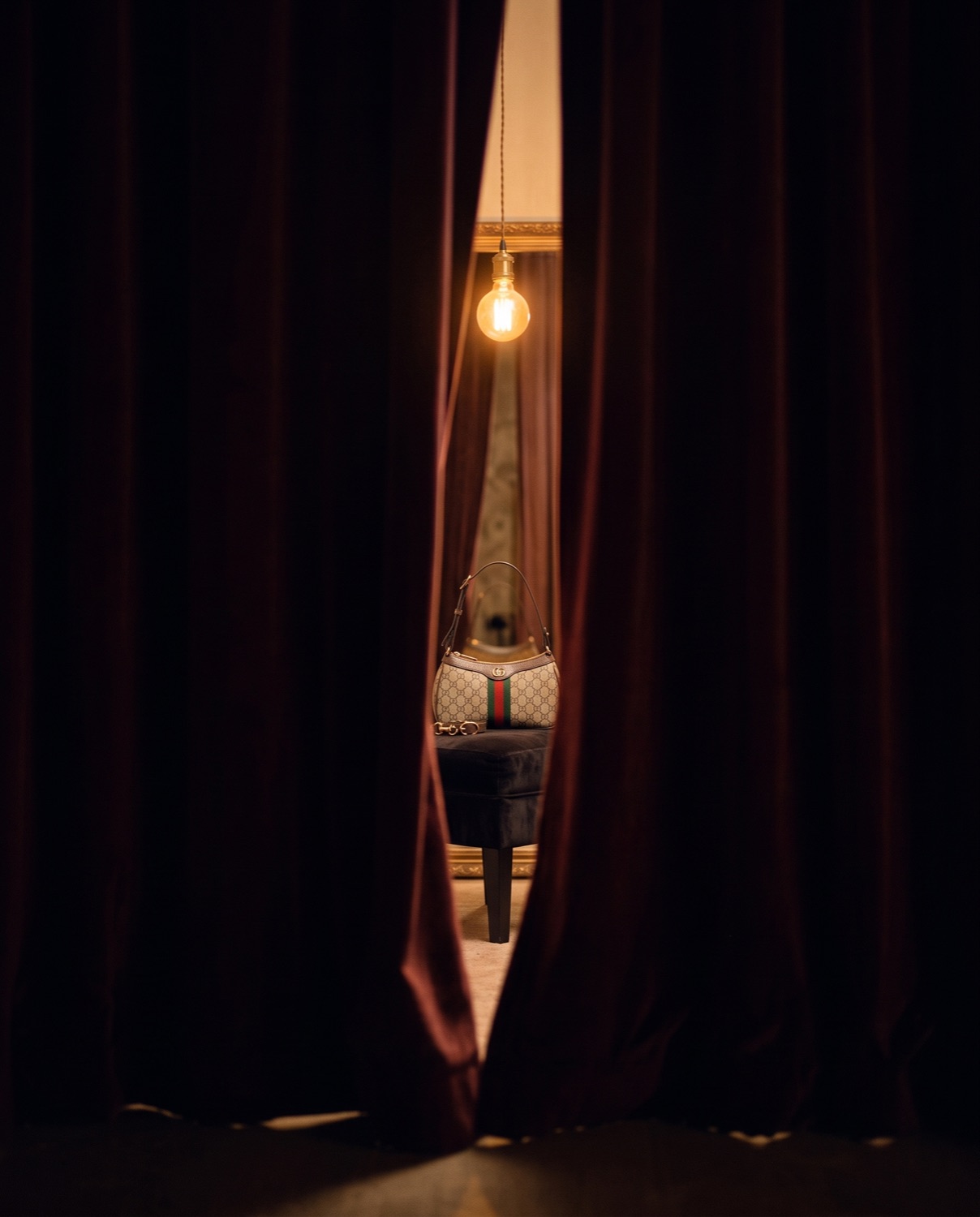 Gucci Ophidia, Curtain gap, still